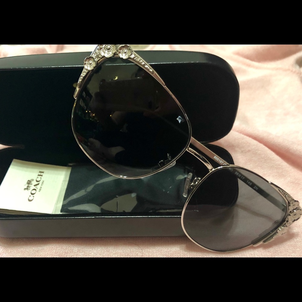 😎🕶🤗 Coach Sunglasses 🤗🕶😎 - Picture 5 of 8